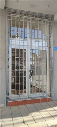 Prodajem ulični lokal 17m2