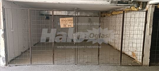 Prodaju se dva vezana garažna mesta Vrnjačka Banja