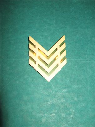 Stariji vodnik prve klase JNA, metalni grudni cin