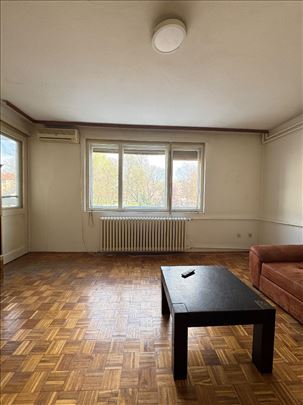 Uknjižen stan u Staroj Pazovi!