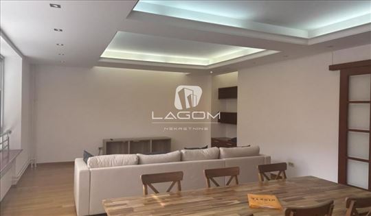 Vračar, 4.0 stan sa velikim garažnim mestom