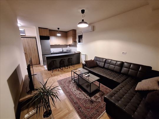 Zemun, nova zgrada, mirno okruženje, parking