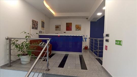 Đeram,180m2,6kanc.izlog,parking ID#2182