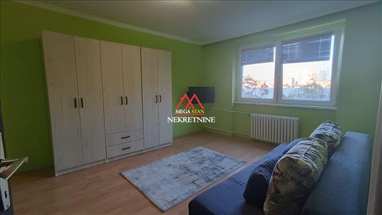 Izdaje se jednoiposoban stan u blizini Sajma