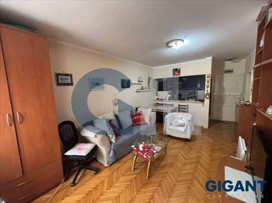 Karaburma, 39m2, I, ta