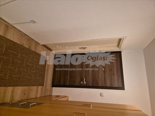 Kompletno namešten dvosoban stan na lepoj lokaciji