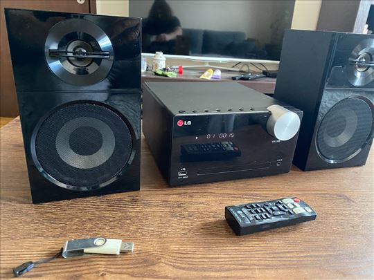 LG CM2440 Micro Hi-Fi 100W – Bluetooth / USB / FLA