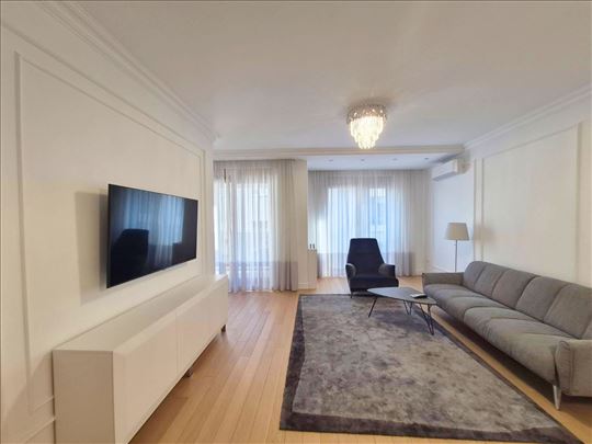 Lux nov 3.0 stan-80 Hram Sv.Save +garaza