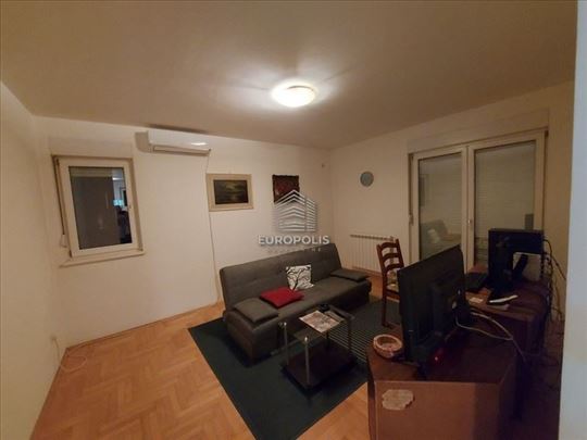 Miklošićeva, Lekino brdo, Voždovac