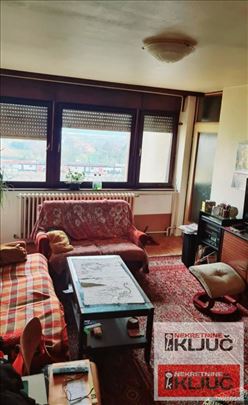 Petrovaradin, 73m2 + terasa, Troiposoban, Blok Vii