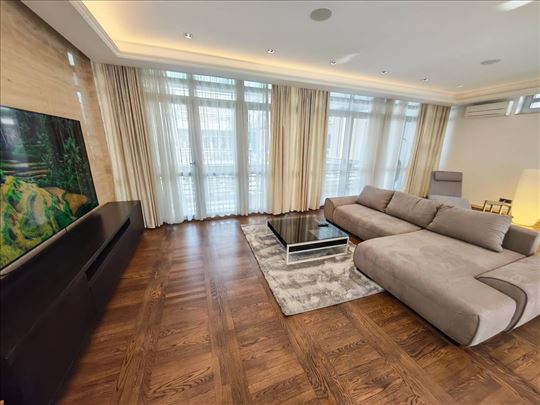 Premium stan 148 m² sa bazenom i garažom