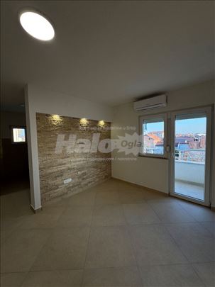 Prodajem stan na Altini