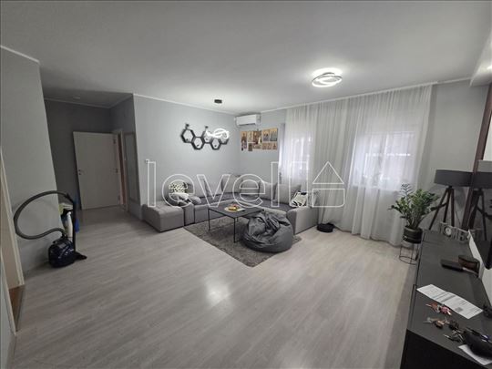 Stan,Novi Sad,Socijalno,kv: 67.00