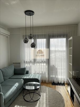 + Stan u Vozdovim kapijama sa garznim mestom