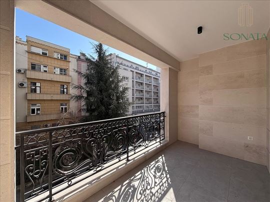 Stan visokog standarda na korak od Hrama Sv. Save