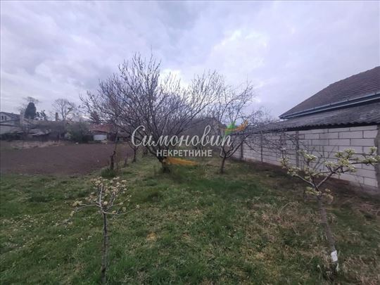Surčin, Jakovo,6 ari,građ.zemljište,uknjiženo ID#1