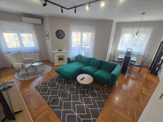 Vukov Spomenik, Ruzveltova, 70 m2