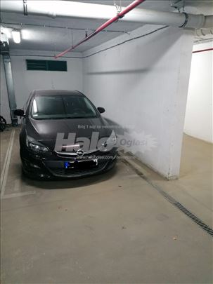 Izdajem garažno mesto u Naselju Stepa Stepanov