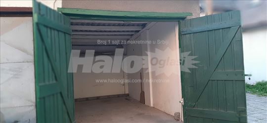 Izdavanje garaže u Zemunu, Cara Dušana