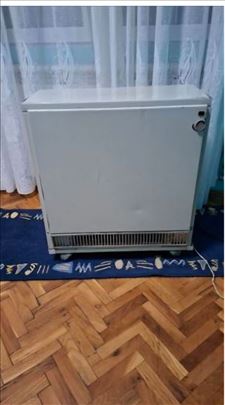 На продају две ТА пећи од по 2kw