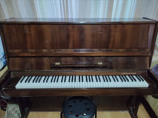 Prodajem Klavir