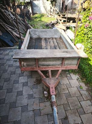 Prodajem prikolicu za frezu i traktor