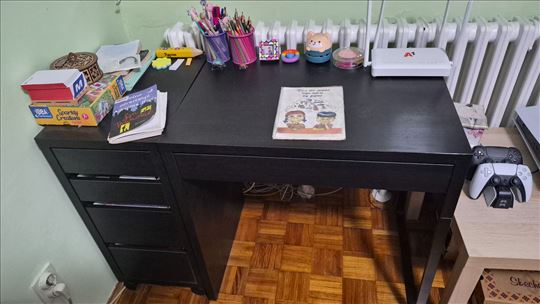 Radni sto sa fiokarem 