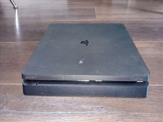 Sony PS4 Slim - NEISPRAVNA (Plava lampica / BLOD)