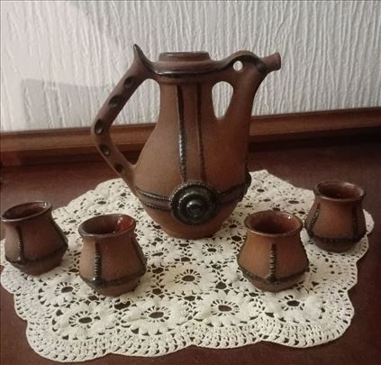 Starinski set sa cetiri male case