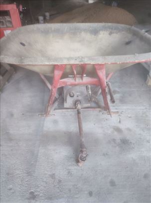 Vikon rasturač đubriva