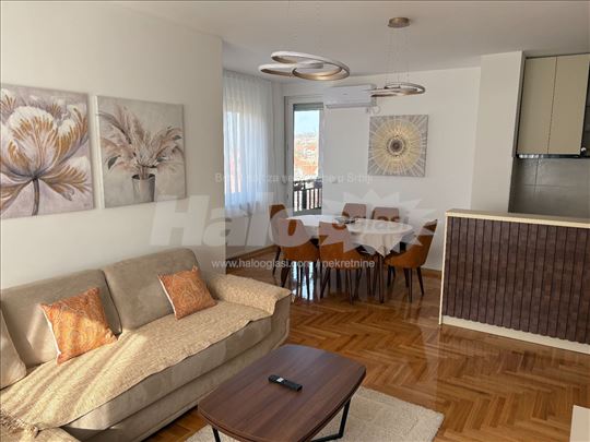 Banjica, Paunov breg, GARAŽA, NOV, Odmah useljiv