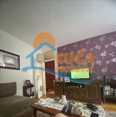 Izdaje se odličan stan kod Tehničkih fakulteta, 66