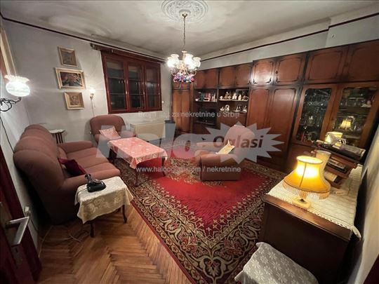 Krunski venac, Molerova, 3.0 salonac