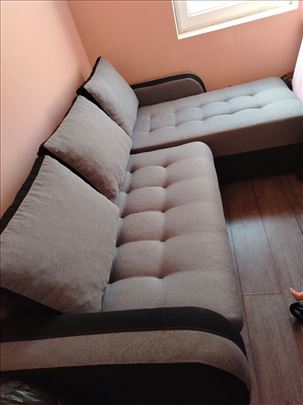 Prodajem Ugaonu Garnituru 