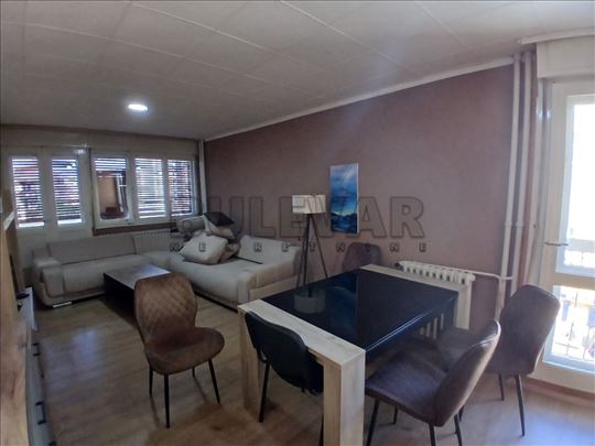 Stan 2.5 kod Gradske bolnice 68m2