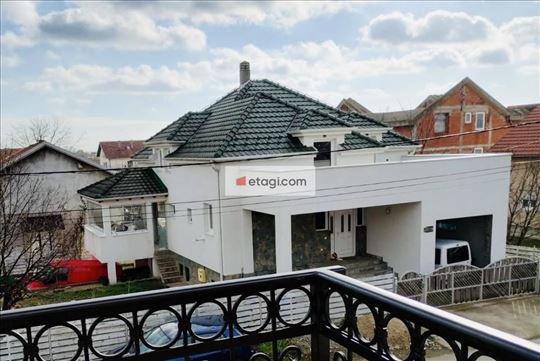 Surčin Kamendinska,Kuća 400m² na 4.8 ari