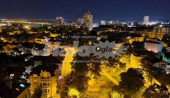 Svetao stan u mirnom kraju u sirem centru