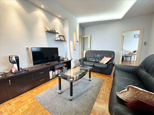 Čajnička 3 spavaće sobe, parking mesto, uknjižen