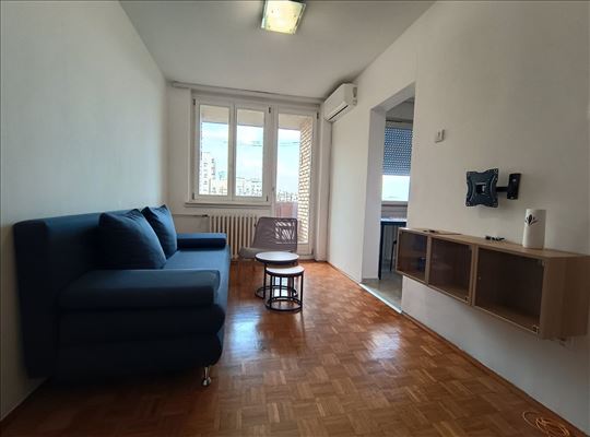 Gandijeva, uknjižen, retko u ponudi