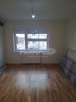 Kompletno rekonstruisan stan. Gospodara Vučića