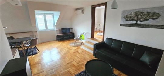 Lep jednoiposoban stan kod Čaira ID#7468