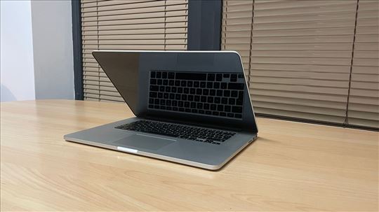 MacBook Pro Retina 15" i7 16GB RAM 256GB SSD