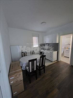 Nov opremljen stan sa parking mestom 43m2