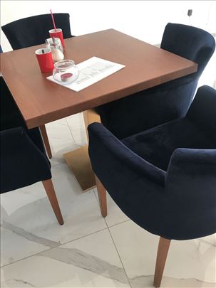 Stolovi i fotelje