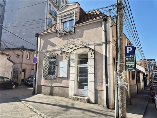 Vračar – Lokal 64m² | Izlog na ulici | 2 ulaza