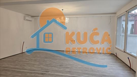 Izdaje se stan na Paliluli