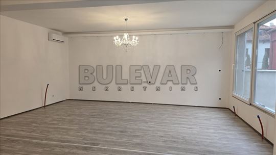 Izdaje se stan na Paliluli