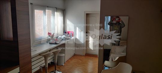 Izdajem studio apartman