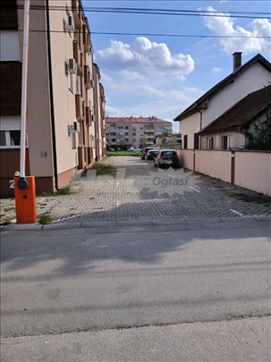 Krnjača-Metro,nov 1,5 namešten,parking ,vlasnik