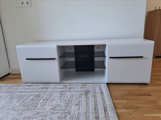 Moderna TV Komoda (Forma Ideale)  kao nova